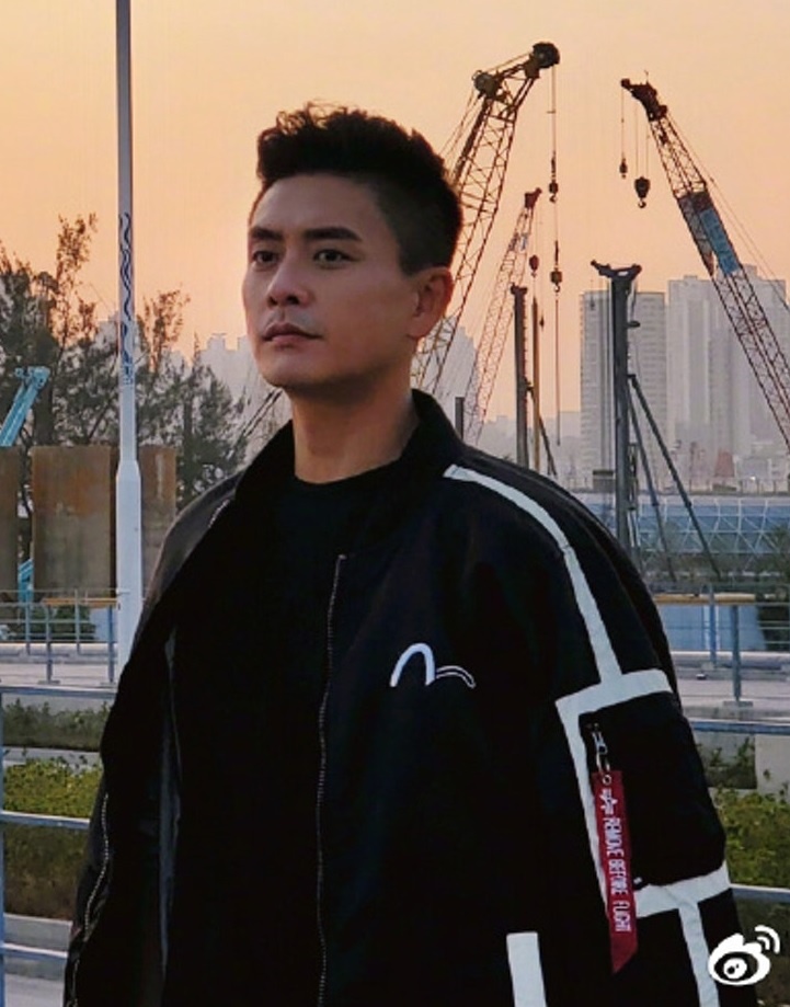 Huỳnh Tông Trạch hẹn hò hot girl ảnh 1 Huynh Tong Trach hen ho hot girl anh 1