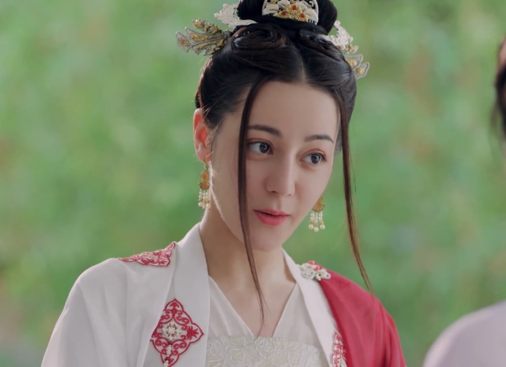 Nhan sắc của Địch Lệ Nhiệt Ba ảnh 1 Nhan sac cua Dich Le Nhiet Ba anh 1