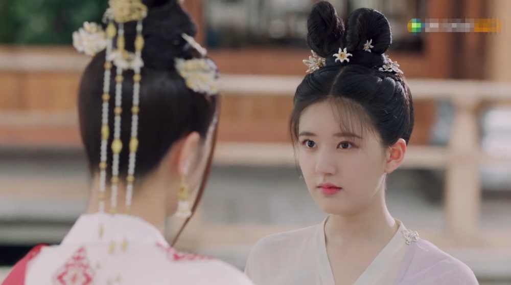 Nhan sắc của Địch Lệ Nhiệt Ba ảnh 2 Nhan sac cua Dich Le Nhiet Ba anh 2