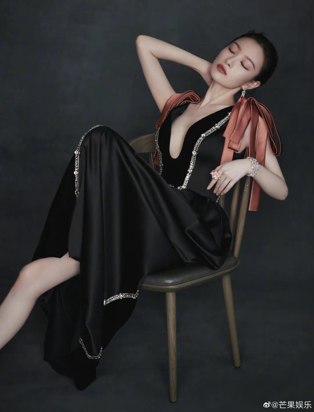 Nghe Ni lan at dan sao tai su kien anh 3