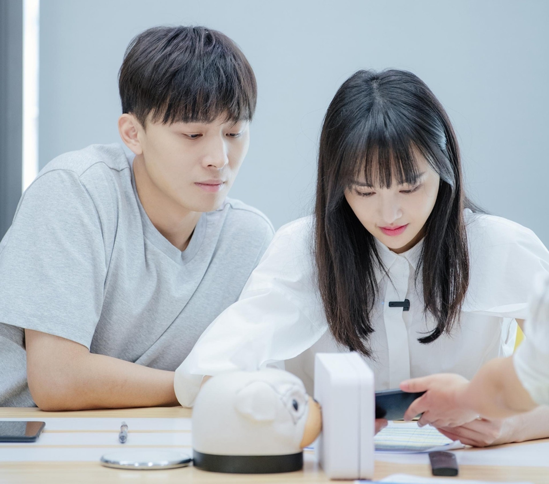 Trinh Sang tron thue anh 1