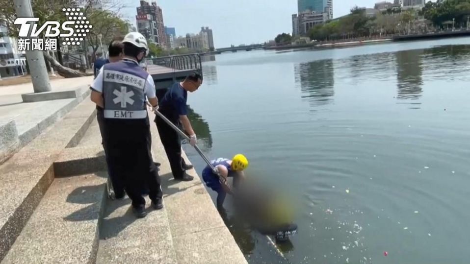 Ca si Dai Loan qua doi anh 1