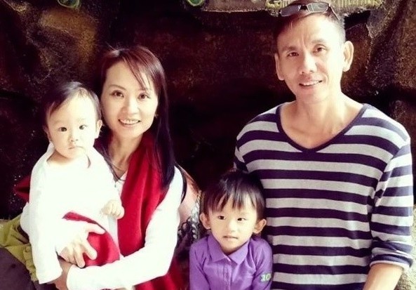 Nam ca si Malaysia qua doi sau 2 tuan nhap vien hinh anh