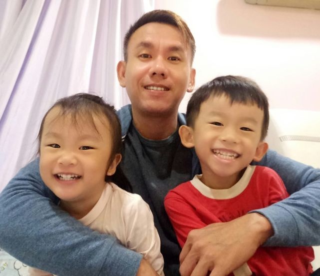 Ca si Malaysia qua doi anh 1