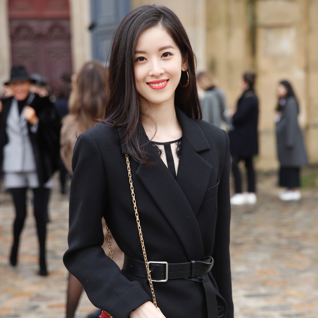 Voc dang cua Chuong Trach Thien anh 2