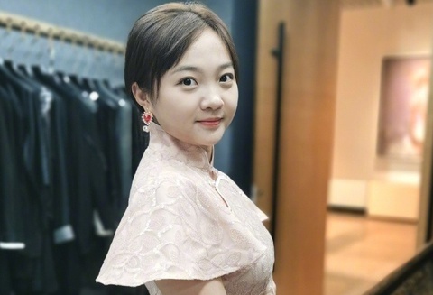 Tuoi 22 chat vat cua sao nhi mot thoi Lam Dieu Kha hinh anh