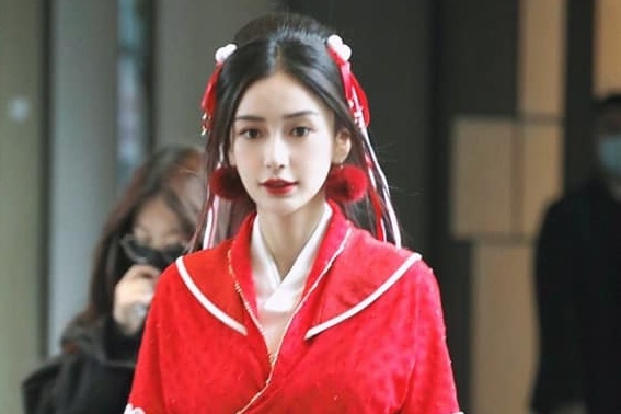 Tao hinh Dieu Thuyen cua Angelababy trong show hinh anh