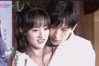 Hanh xu kem cua nghe si Trung Quoc hinh anh