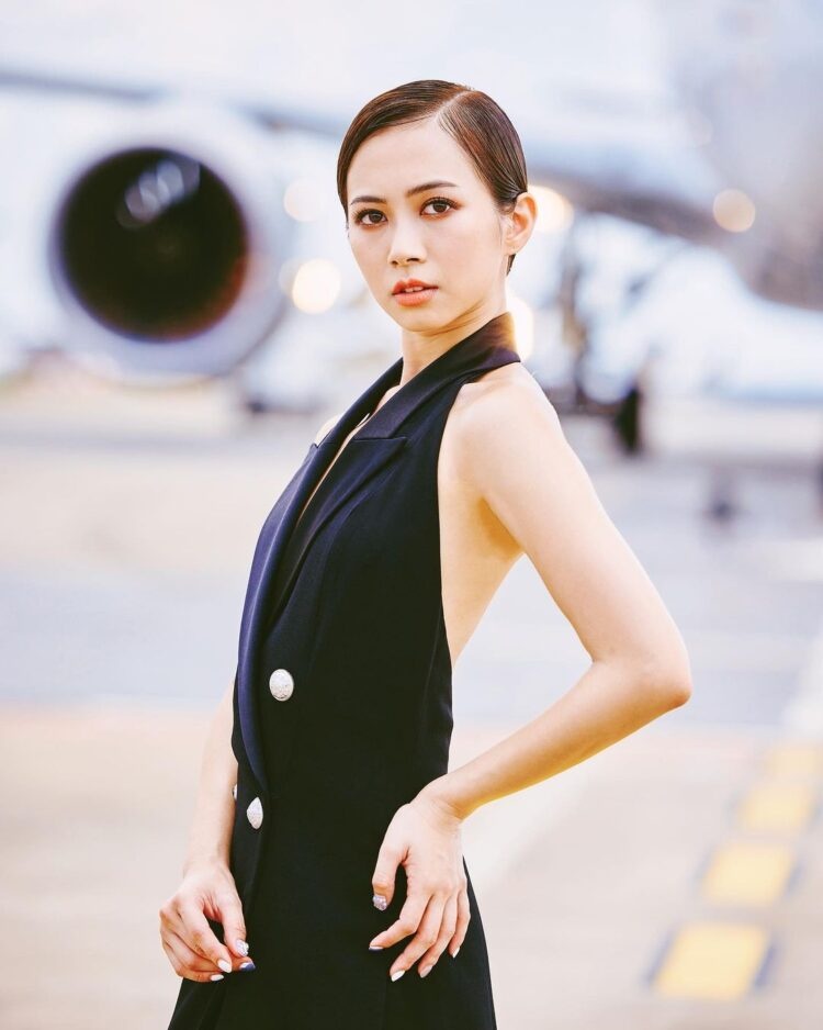 Pham Van Phuong du tham do tai san bay anh 7