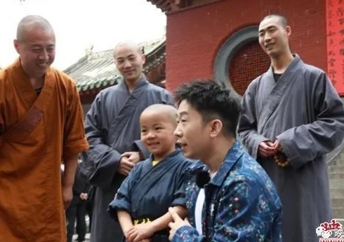 Nam dien vien 'Tay du ky' gay hon loan tai Thieu Lam Tu hinh anh