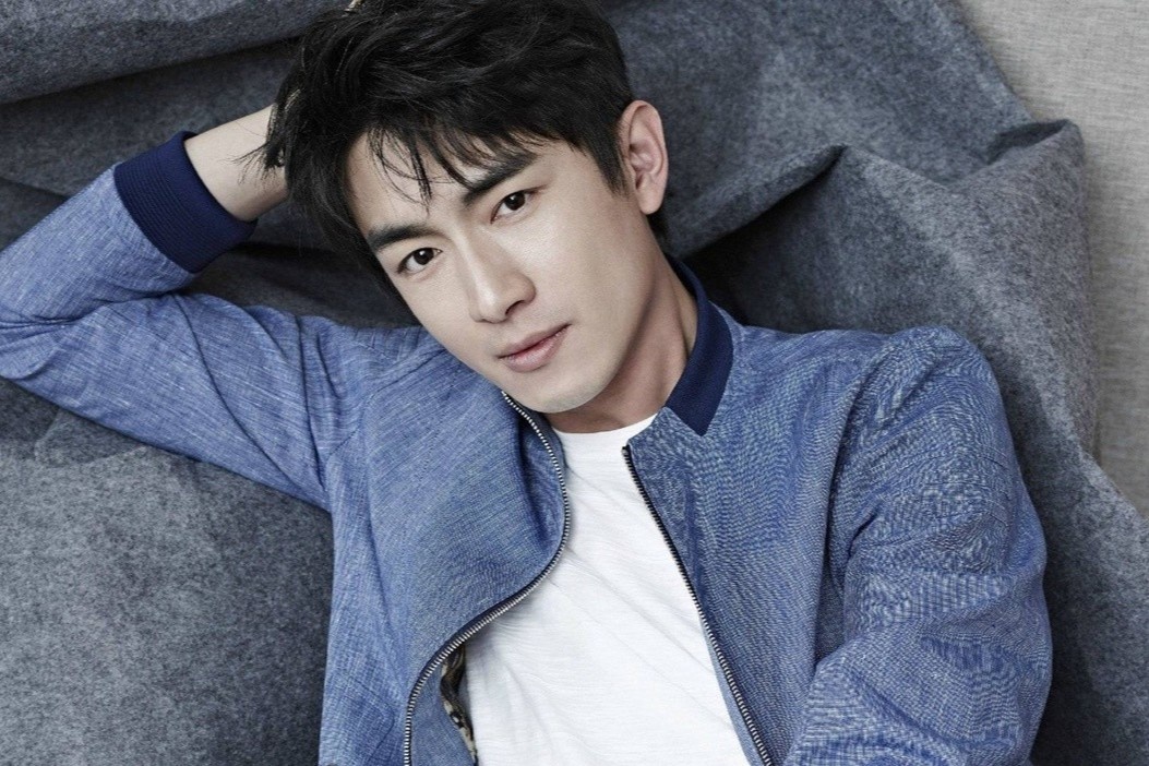 Lam Canh Tan gap go ba nguoi phu nu trong mot dem hinh anh