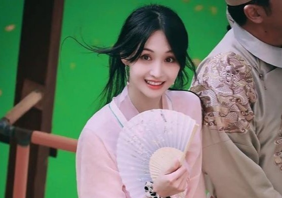 Doan phim 'Thien nu u hon' bi to boc lot nhan vien hinh anh