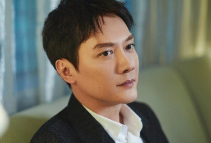 Phung Thieu Phong bi gia dinh ep di xem mat hinh anh