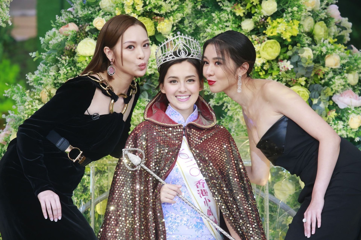 Tang Chi Vy tro lai ghe nong Hoa hau Hong Kong 2021 hinh anh