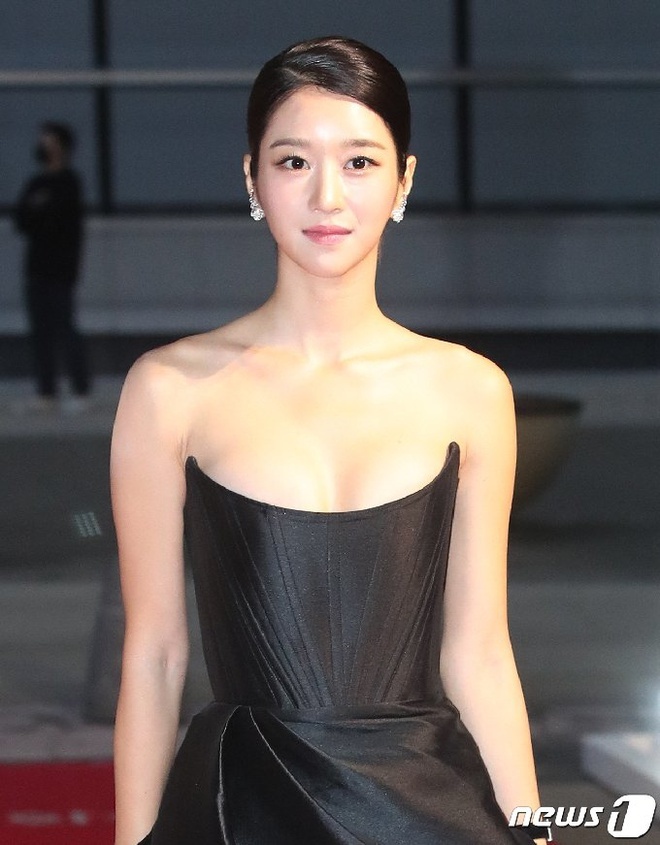 Seo Ye Ji khong du le trao giai Baeksang anh 1