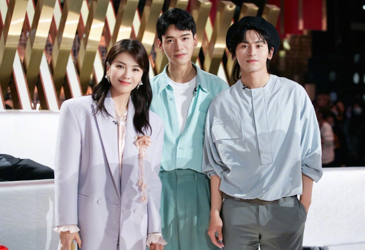 Su bat cong voi phai nu o show Trung Quoc anh 2