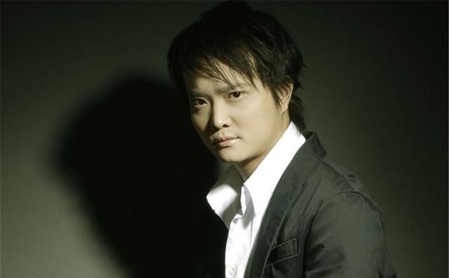 Nam ca si Trung Quoc tu tu hinh anh