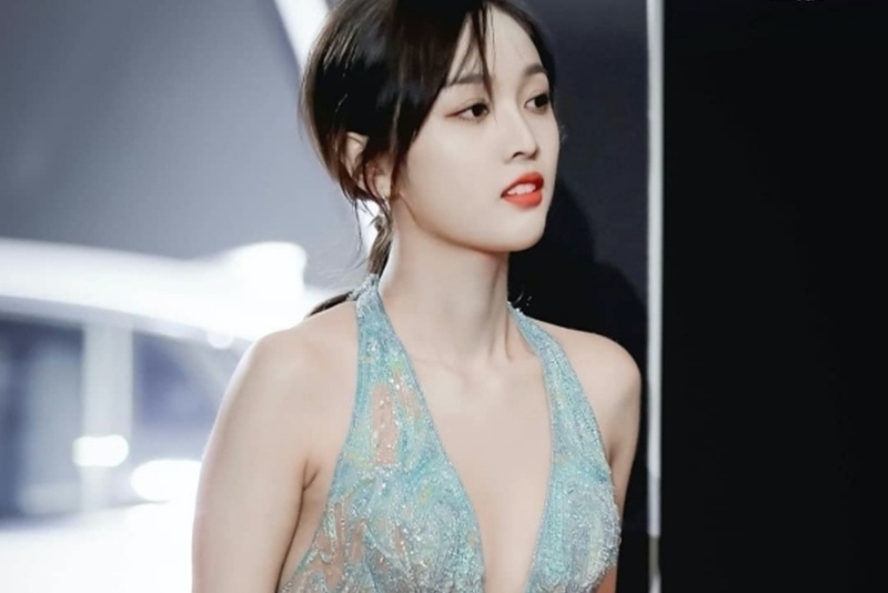 Sao nu bi miet thi ngoai hinh hinh anh