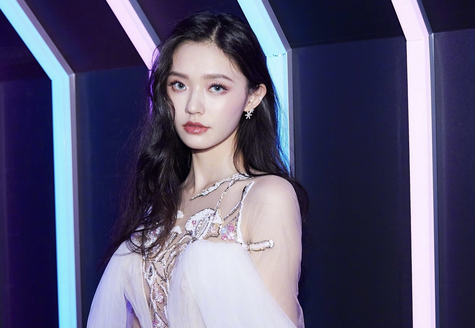 Su mo nhat cua Lam Duan truoc Luu Diec Phi hinh anh