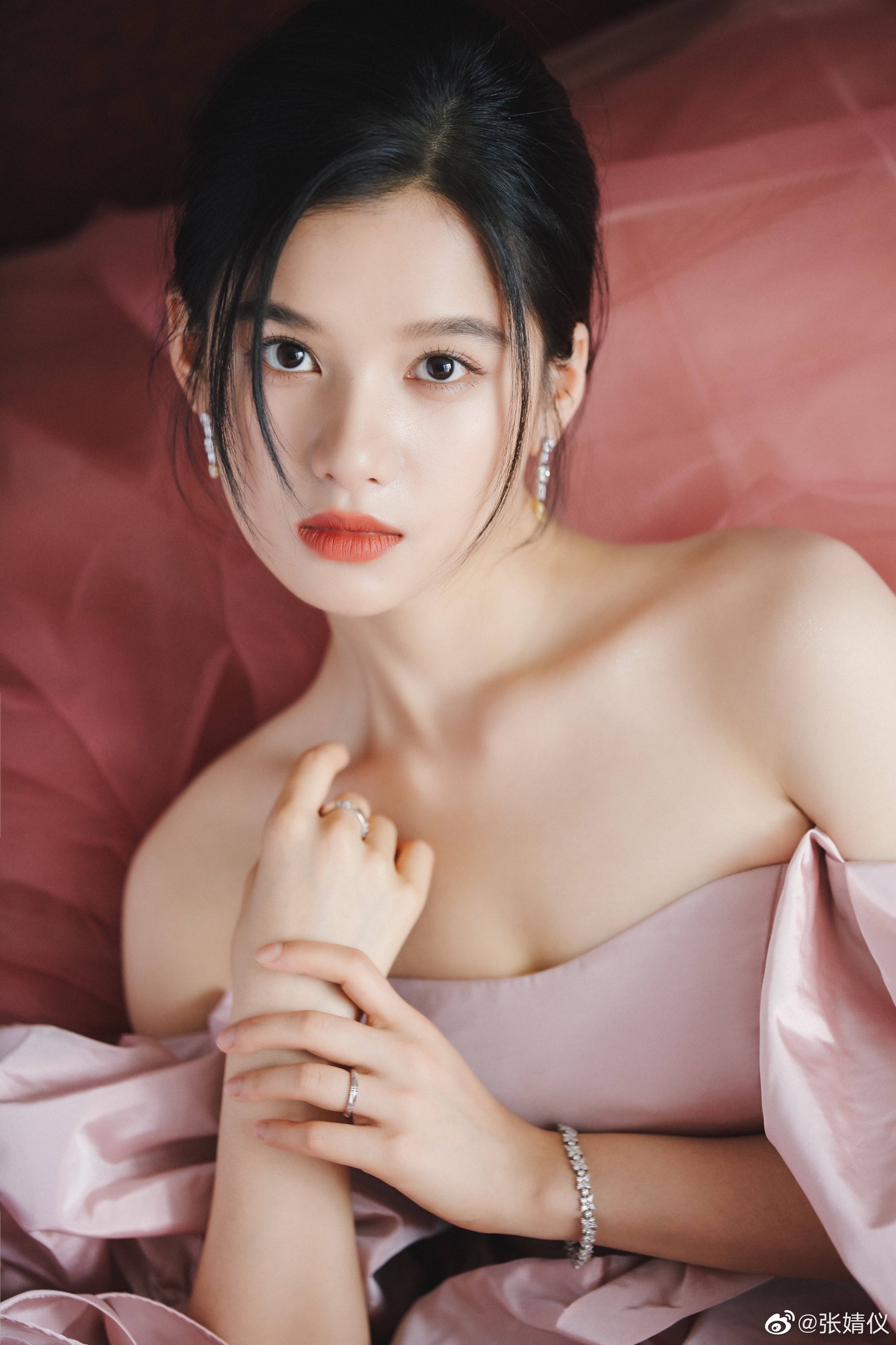 Canh Diem va dan minh tinh tre khoe sac tren tham do anh 10