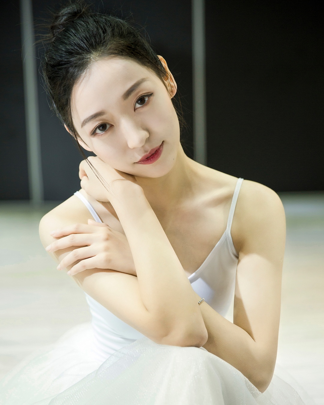 Ve dep cua thi sinh noi bat nhat Hoa hau Hong Kong 2021 anh 2