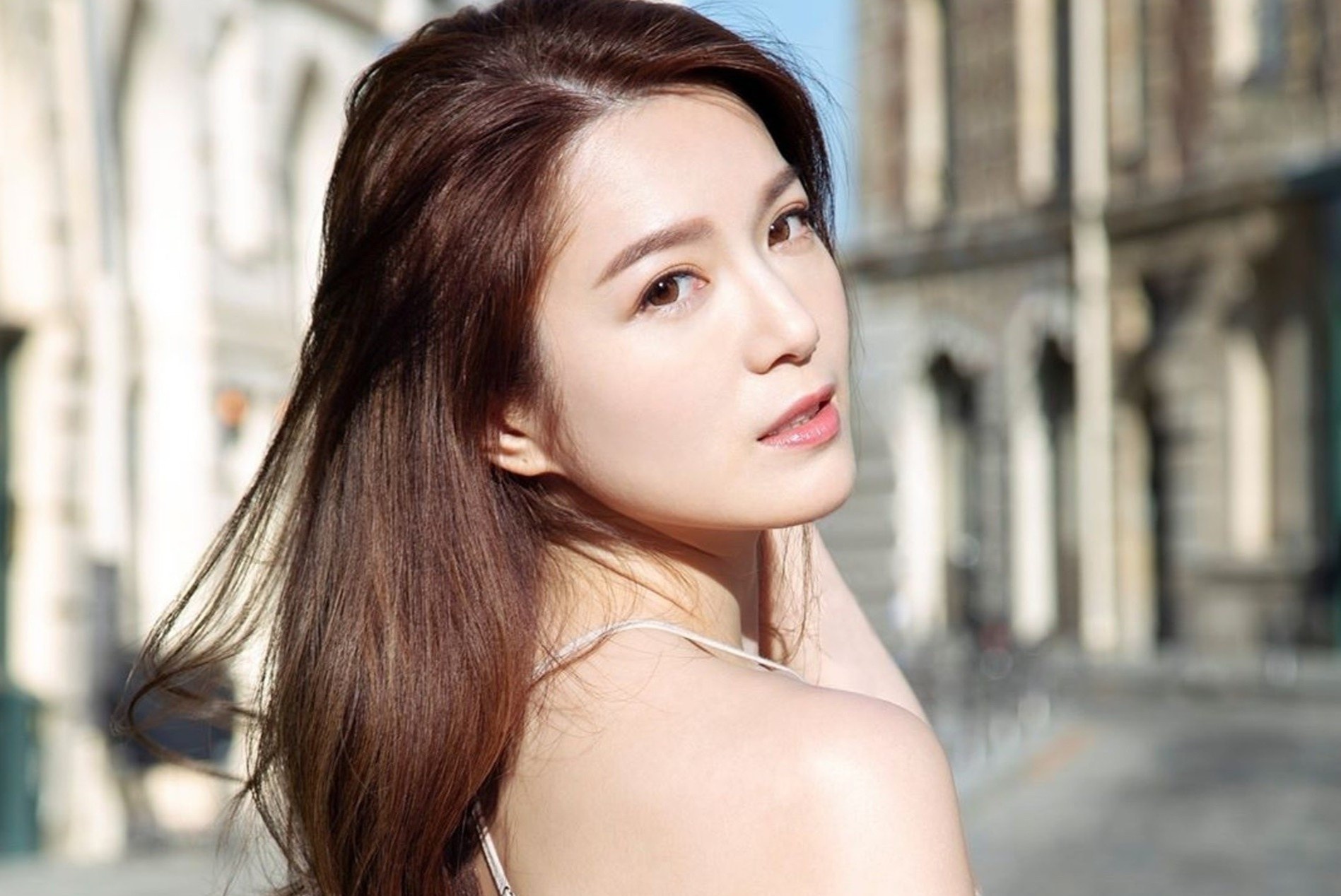 Hoa hau TVB ly than chong doanh nhan hinh anh