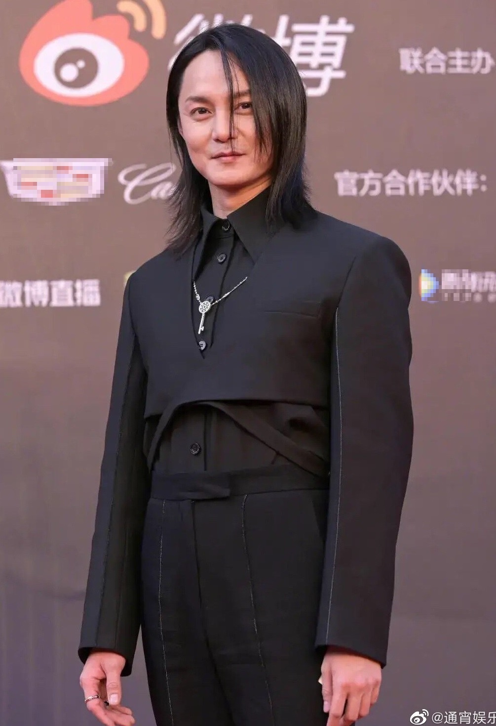 Huynh Hieu Minh bi soi moi va nan miet thi ngoai hinh nam gioi anh 1