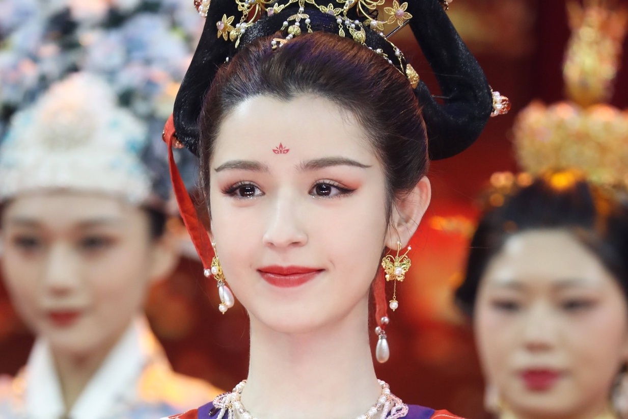 Nhung my nhan Trung Quoc noi tieng sau mot dem hinh anh