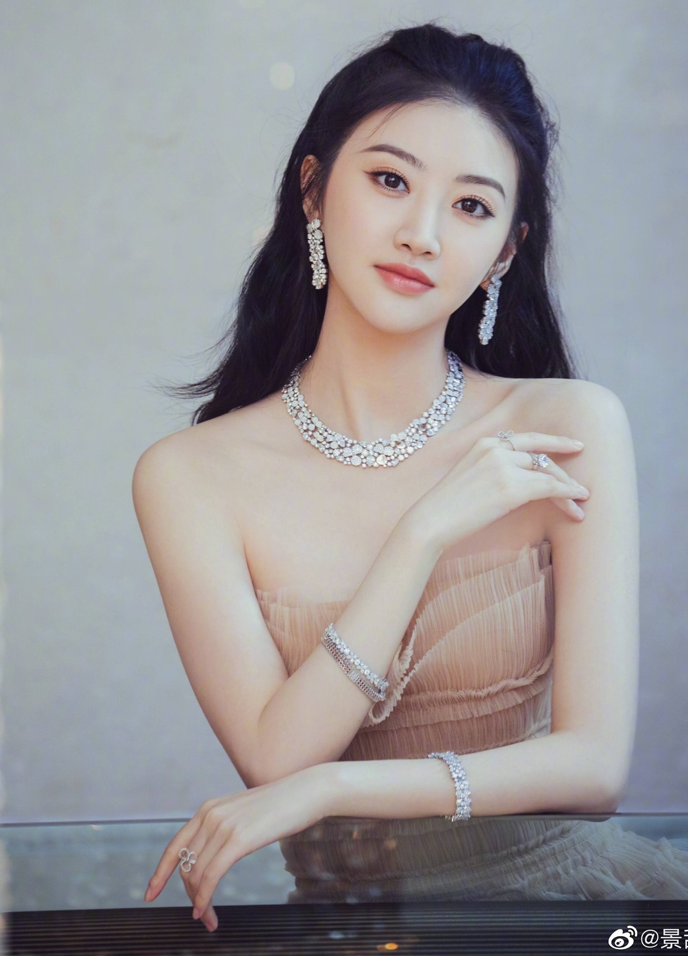 The luc chong lung bi an dung sau 'De nhat my nu' Canh Diem anh 5