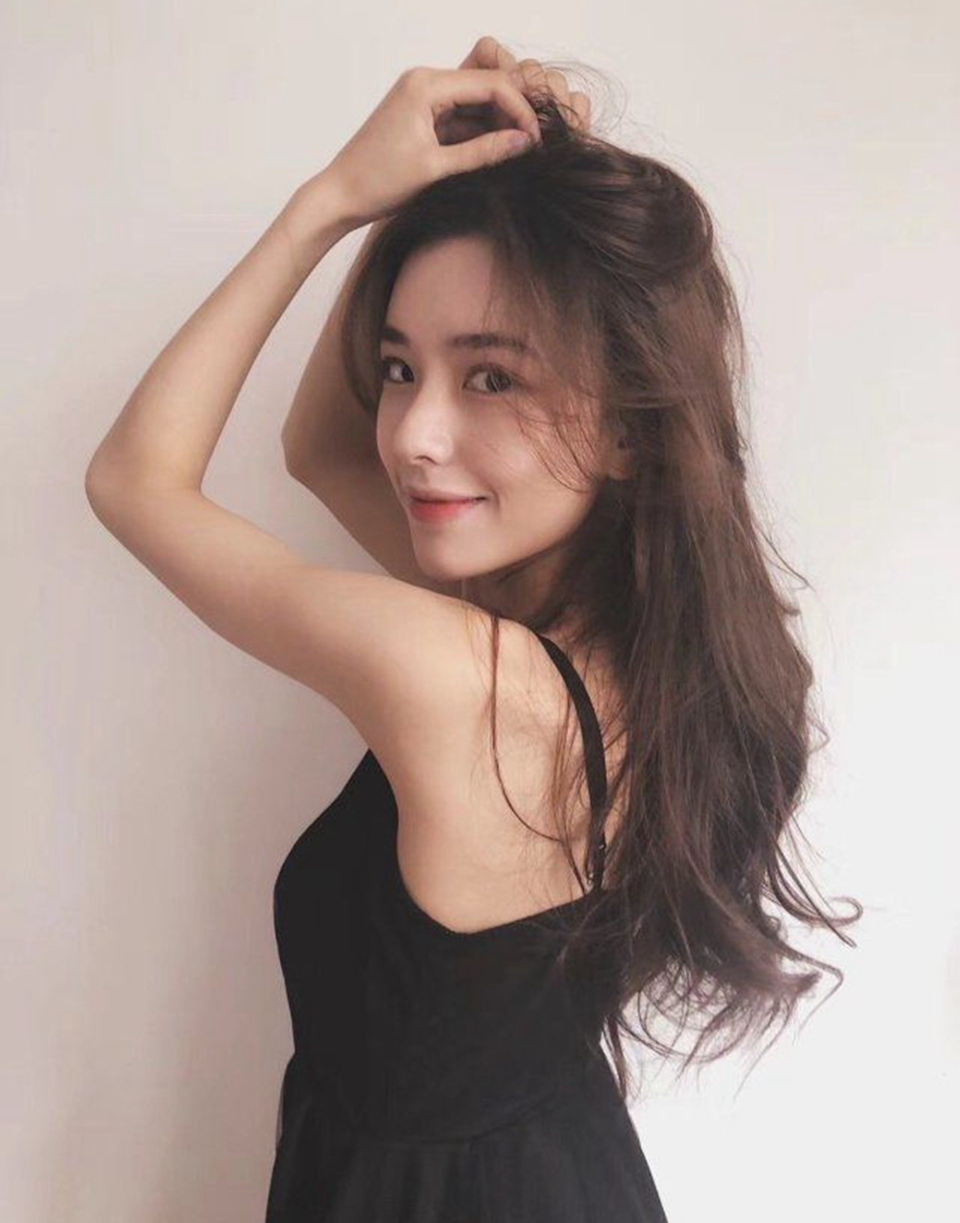 Lối sống trác táng của Vương Tư Thông ảnh 2 Loi song trac tang cua Vuong Tu Thong anh 2