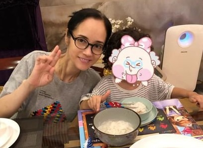 Bieu tuong goi cam Hong Kong bi suy kiet suc khoe anh 1