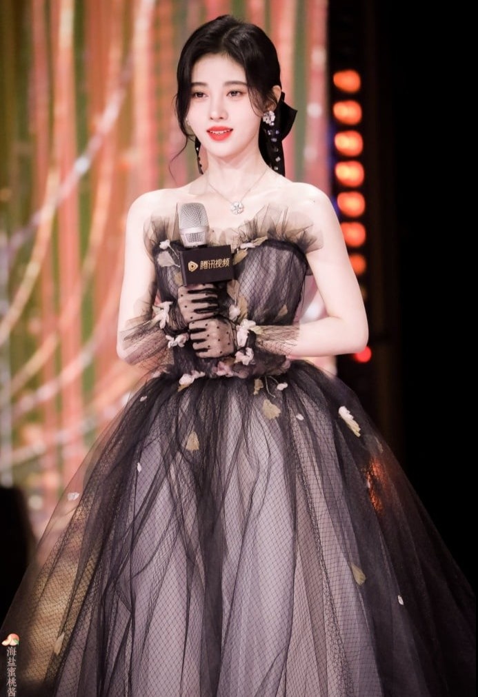 Cúc Tịnh Y phẫu thuật thẩm mỹ ảnh 4 Cuc Tinh Y phau thuat tham my anh 4