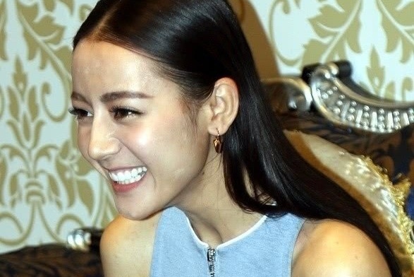 Thoi thieu nu cua Dich Le Nhiet Ba hinh anh