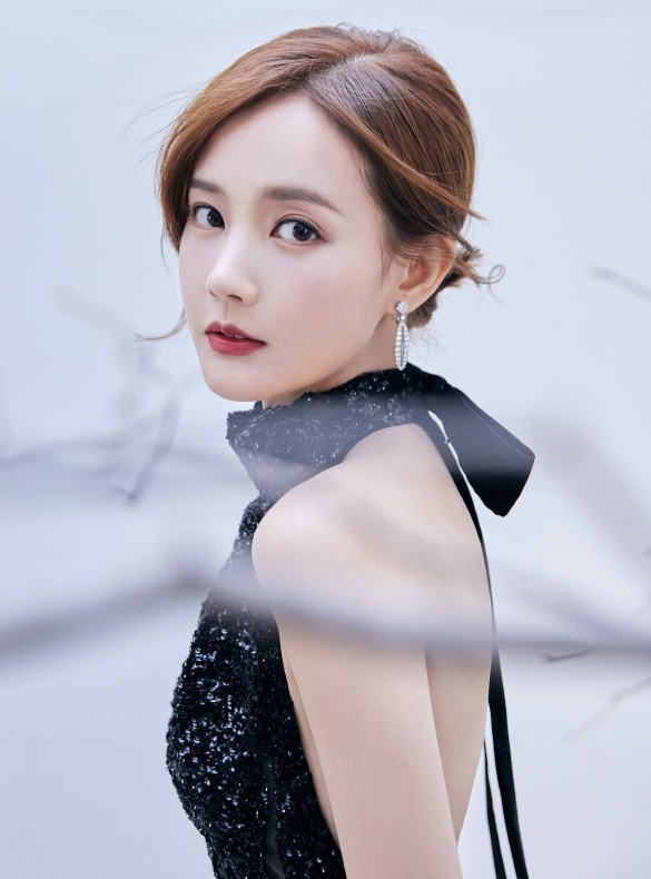 Lý Nhất Đồng lên tiếng tin dùng tiền mua vai ảnh 1 Ly Nhat Dong len tieng tin dung tien mua vai anh 1
