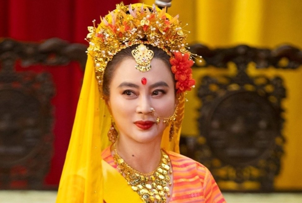 Ly Linh Ngoc hat lai ca khuc kinh dien trong phim 'Tay du ky 1986' hinh anh