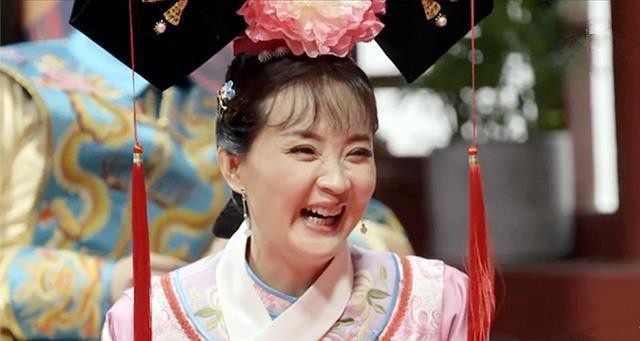 Vuong Diem dong Tinh Nhi o tuoi 47 va su be tac o gioi giai tri hinh anh