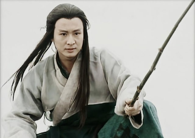 Quách Tĩnh Tôn Hưng hát quán bar ảnh 2 Quach Tinh Ton Hung hat quan bar anh 2