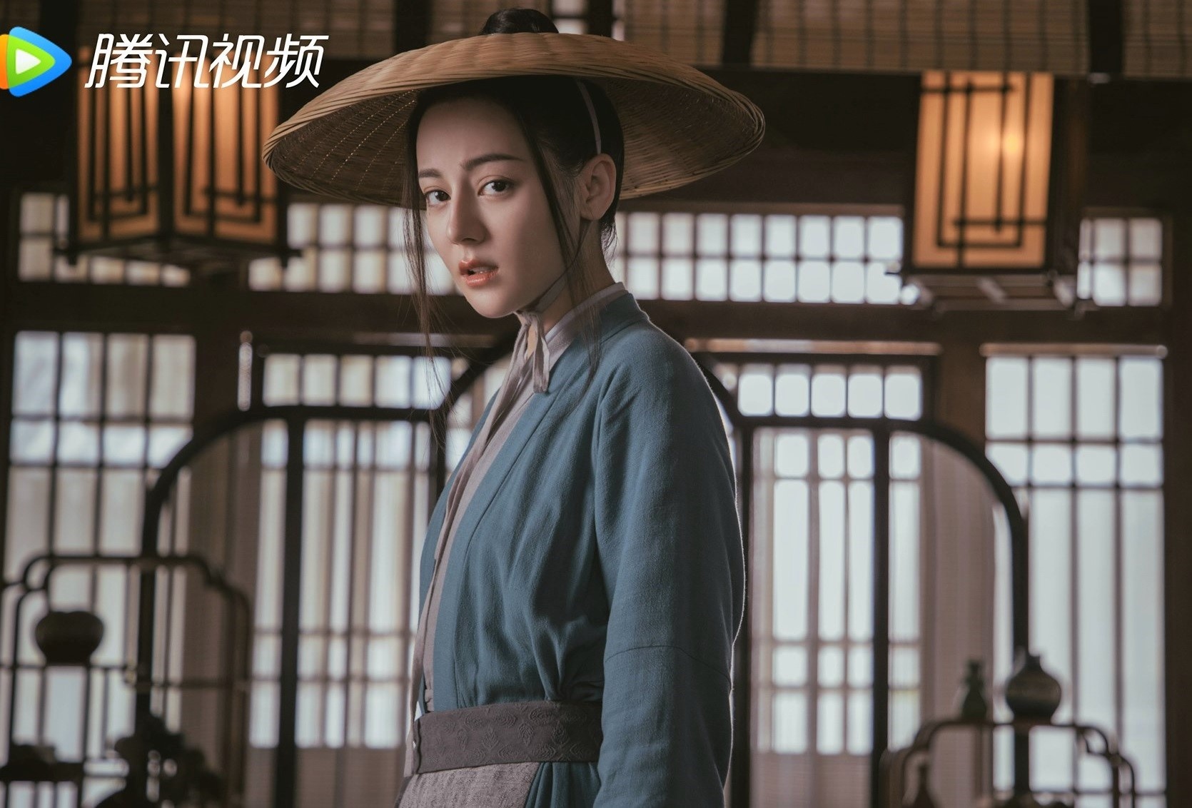 Ganh nang cua Dich Le Nhiet Ba anh 2