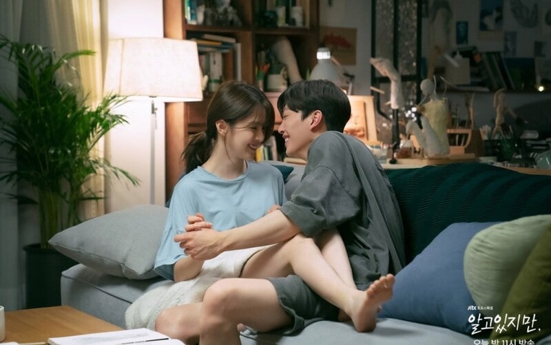 Cảnh tình cảm giữa Han So Hee và Song Kang ảnh 1 Canh tinh cam giua Han So Hee va Song Kang anh 1