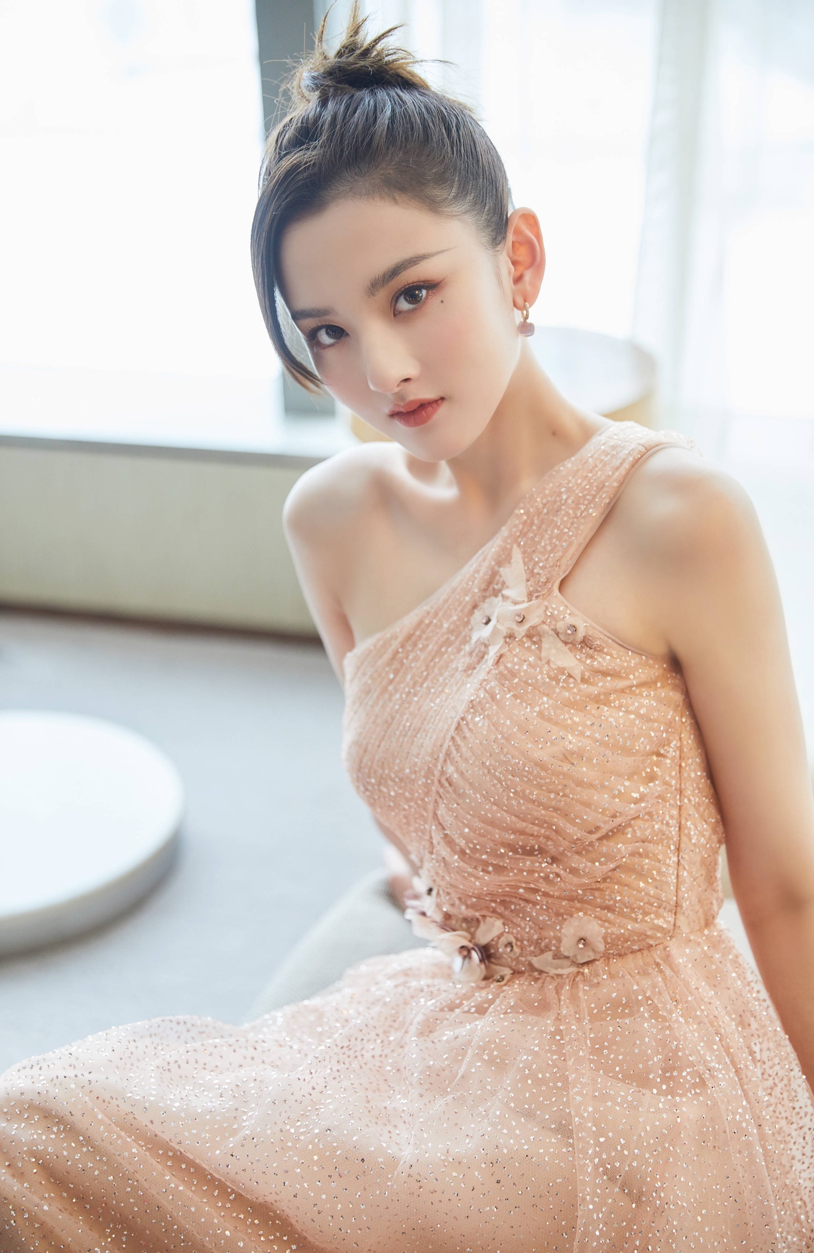 Tong To Nhi chia tay tai tu Nguyen Kinh Thien anh 1