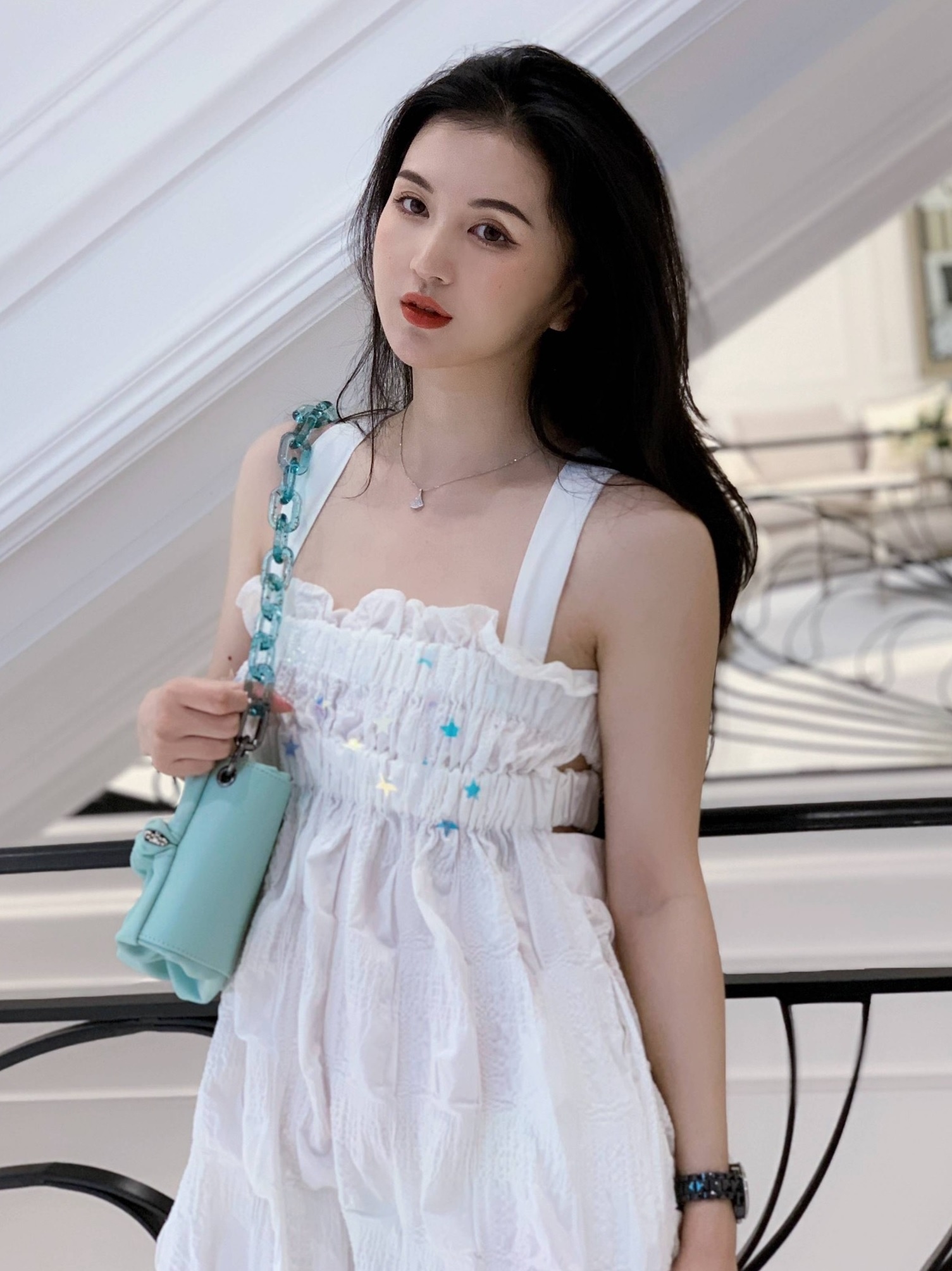 Nguoi mau Trung Quoc tu vong sau khi hut mo va nang nguc anh 2