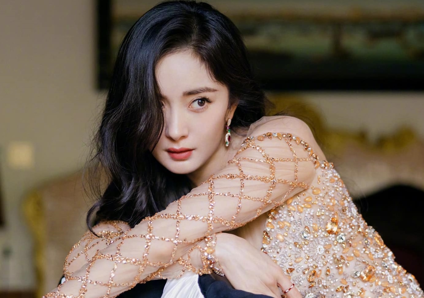 Duong Mich khong tham con gai hon mot nam qua hinh anh