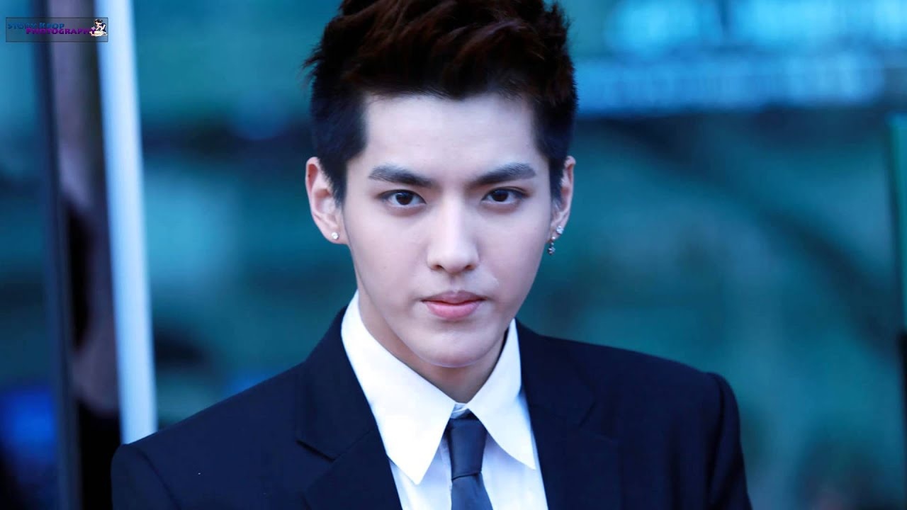 Be boi tinh duc voi 30 co gai nhan chim Ngo Diec Pham hinh anh