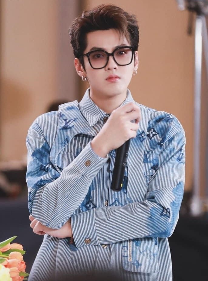 Be boi tinh duc cua Ngo Diec Pham anh 5