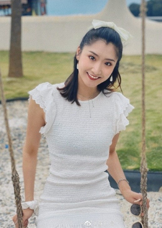 Hoa hau Trung Quoc mac ung thu giai doan cuoi anh 7