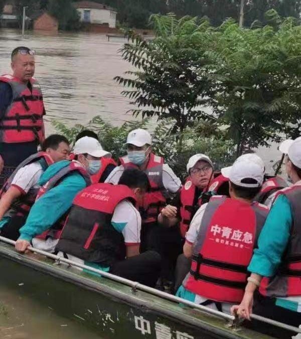 Nghệ sĩ Trung Quốc bị chỉ trích làm từ thiện đánh bóng tên tuổi ảnh 2 Nghe si Trung Quoc bi chi trich lam tu thien danh bong ten tuoi anh 2