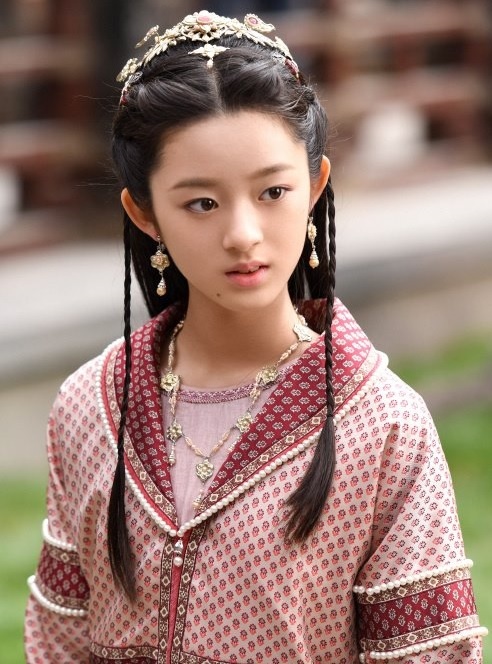 Sao nhi 14 tuoi thay the Luu Diec Phi anh 12