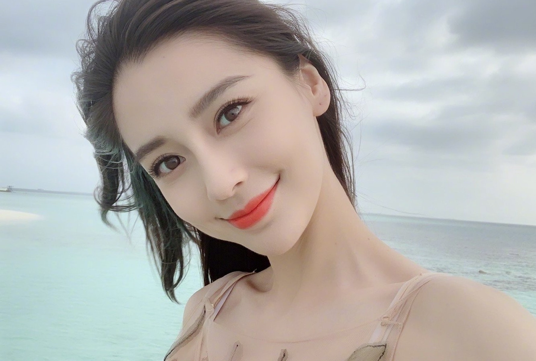 Angelababy thang kien hinh anh