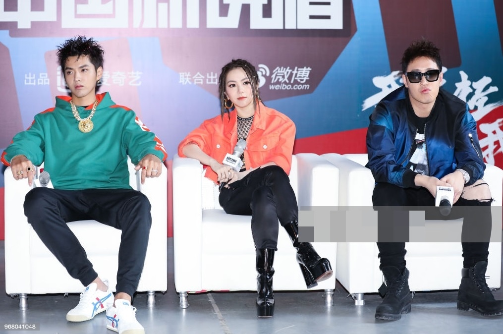 Sao Hoa ngu bi nghi la dong loa voi Ngo Diec Pham anh 1