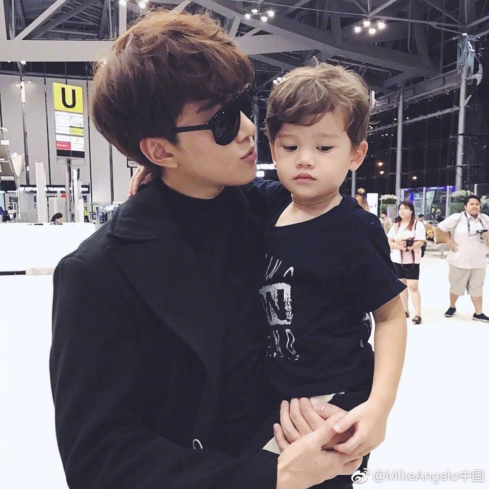 Be boi cua Mike Angelo anh 9